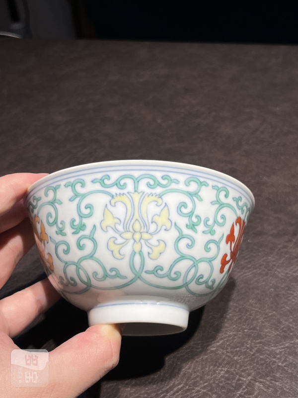 清雍正 仿成窑斗彩宝莲纹杯 - 图10